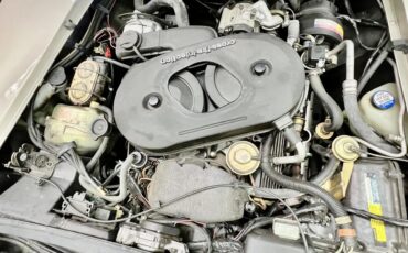 Chevrolet-Corvette-1982-Silver-Beige-Metallic-Multi-Tone-Silver-Beige-Leather-13