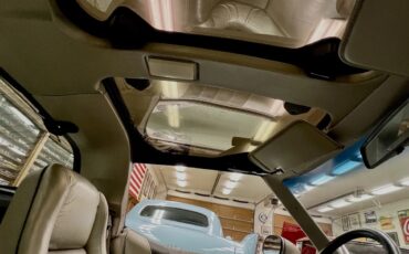 Chevrolet-Corvette-1982-Silver-Beige-Metallic-Multi-Tone-Silver-Beige-Leather-8