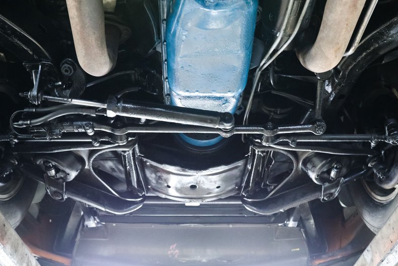 Chevrolet-Corvette-1982-Silver-Red-4