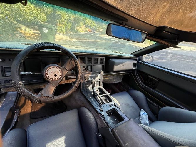 Chevrolet-Corvette-1986-4