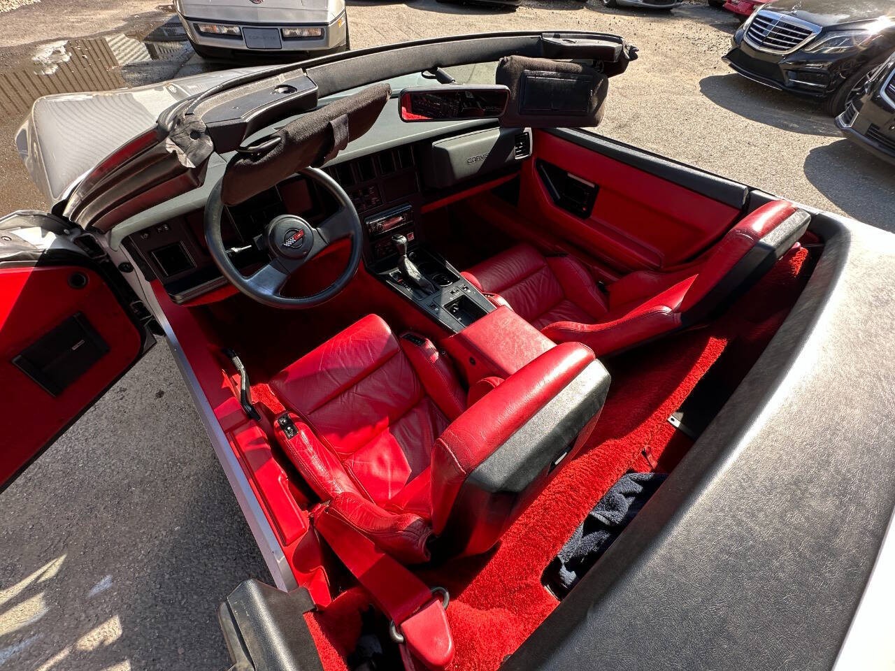 Chevrolet-Corvette-1986-Convertible-10
