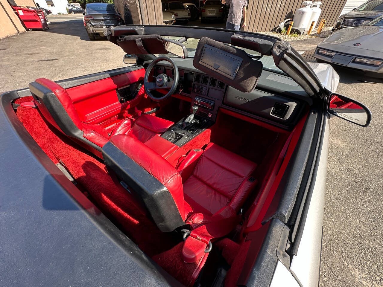 Chevrolet-Corvette-1986-Convertible-14
