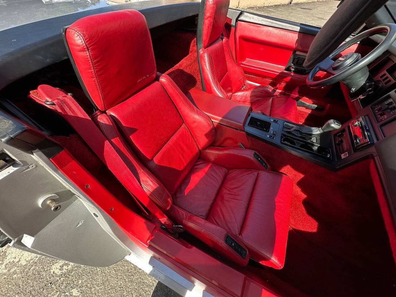 Chevrolet-Corvette-1986-Convertible-16