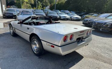 Chevrolet-Corvette-1986-Convertible-2