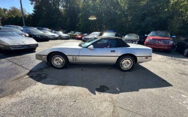 Chevrolet-Corvette-1986-Convertible-21