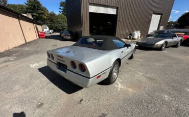 Chevrolet-Corvette-1986-Convertible-24