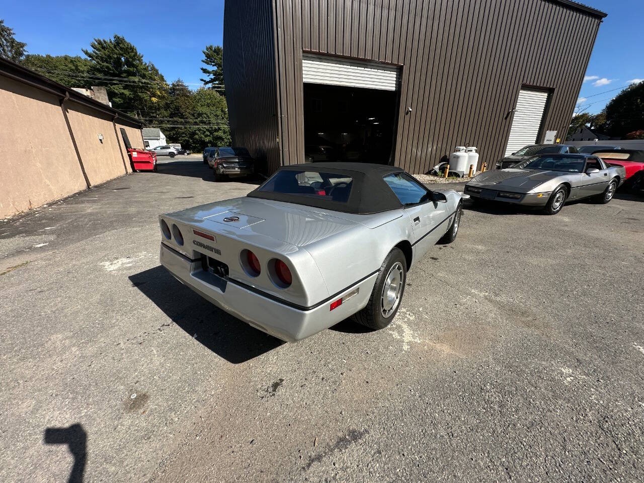 Chevrolet-Corvette-1986-Convertible-24