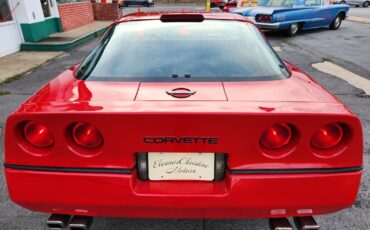 Chevrolet-Corvette-1986-Hatchback-12