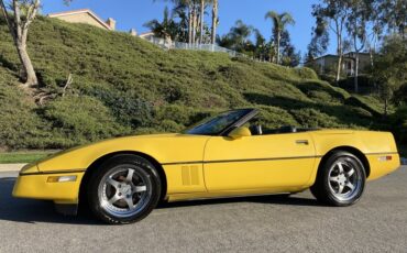 Chevrolet-Corvette-1986-Yellow-Gray
