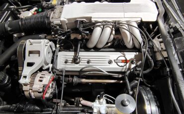 Chevrolet-Corvette-1987-Hatchback-14