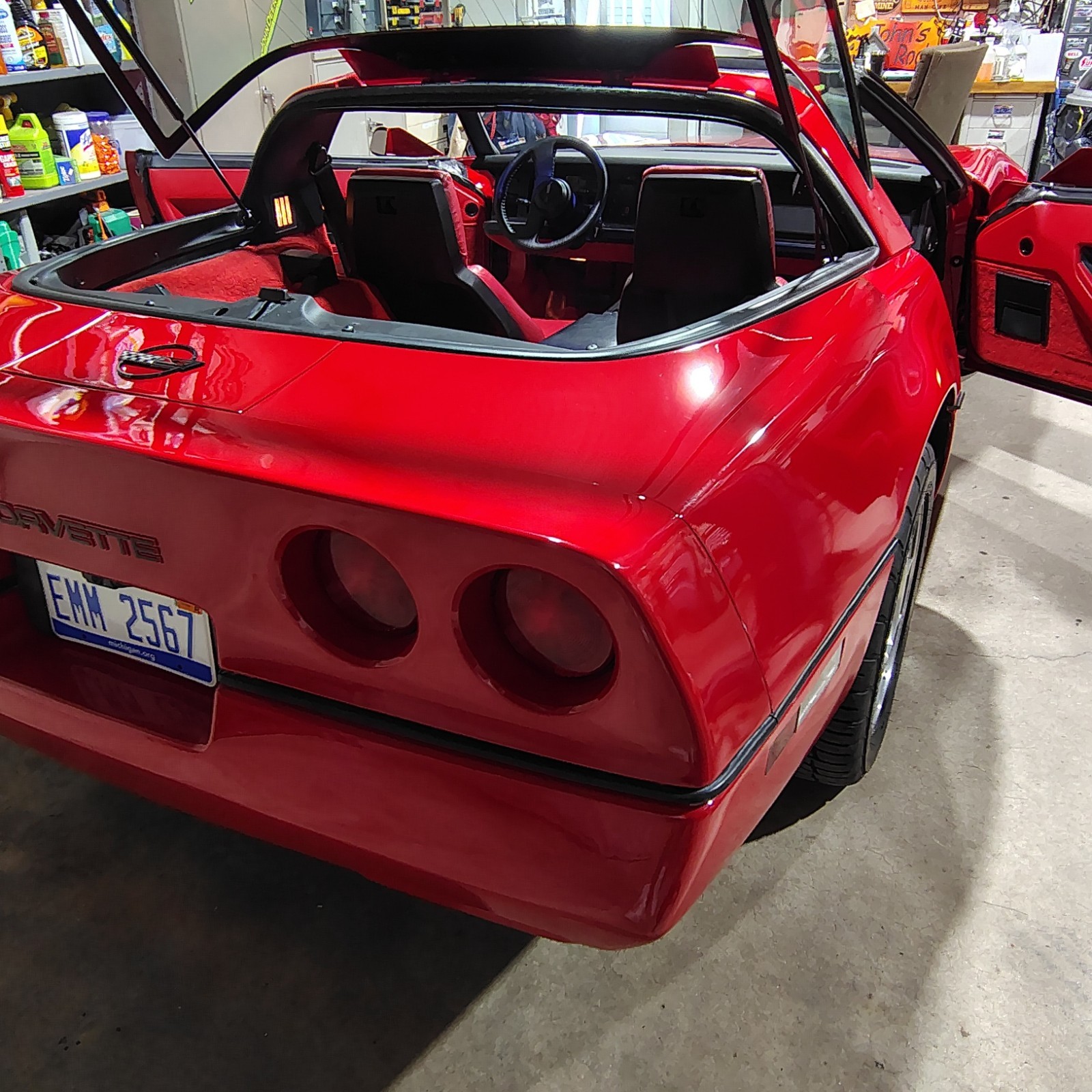 Chevrolet-Corvette-1987-Hatchback-8