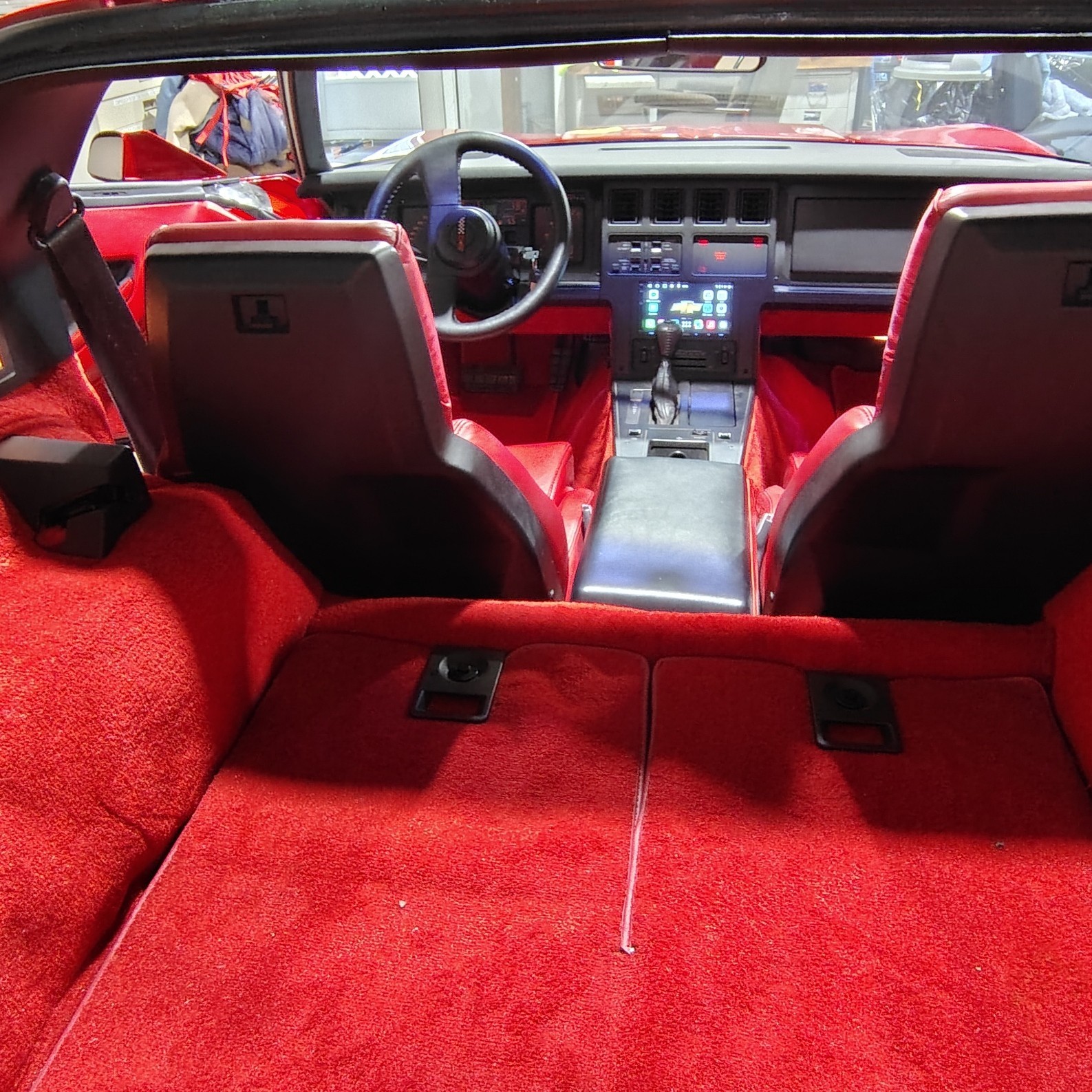 Chevrolet-Corvette-1987-Hatchback-9