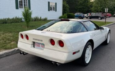 Chevrolet-Corvette-1988-2