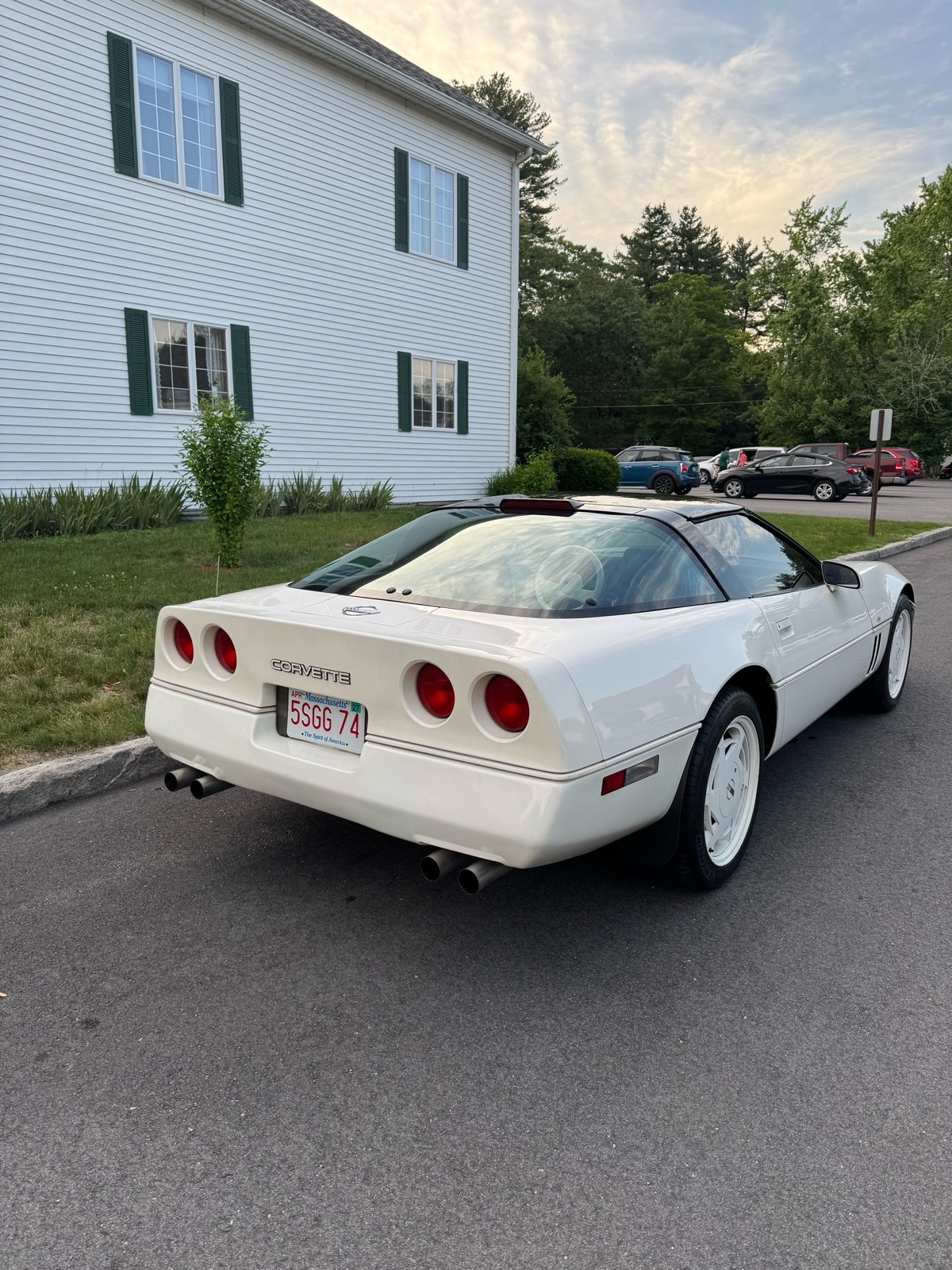 Chevrolet-Corvette-1988-2