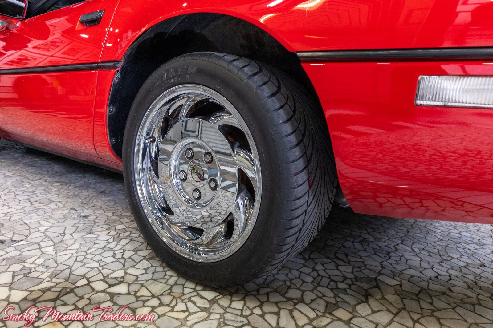 Chevrolet-Corvette-1988-32