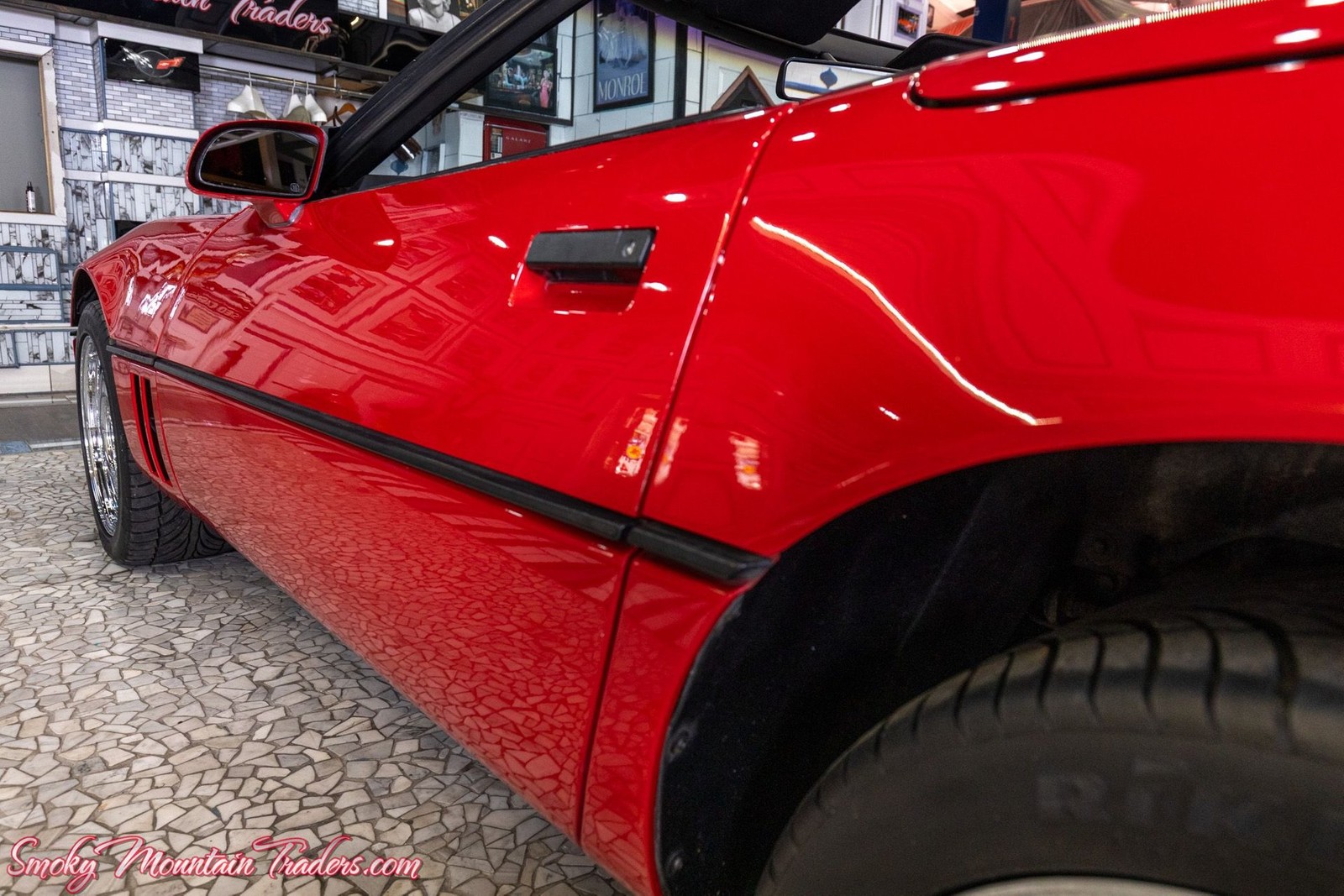 Chevrolet-Corvette-1988-33