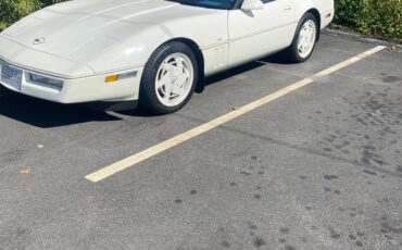 Chevrolet-Corvette-1988
