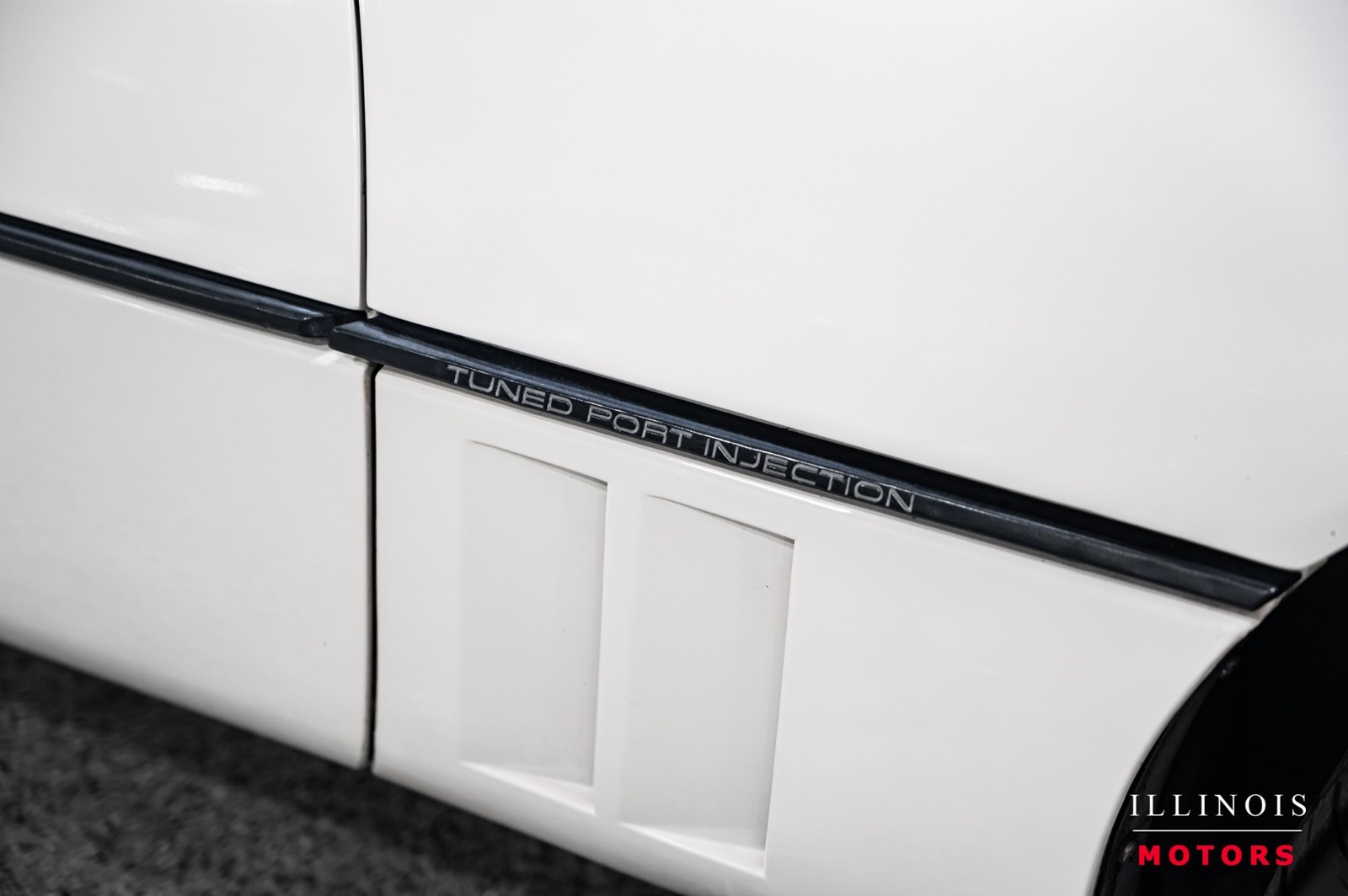 Chevrolet-Corvette-1988-Convertible-13