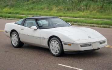 Chevrolet-Corvette-1988-Coupe-1