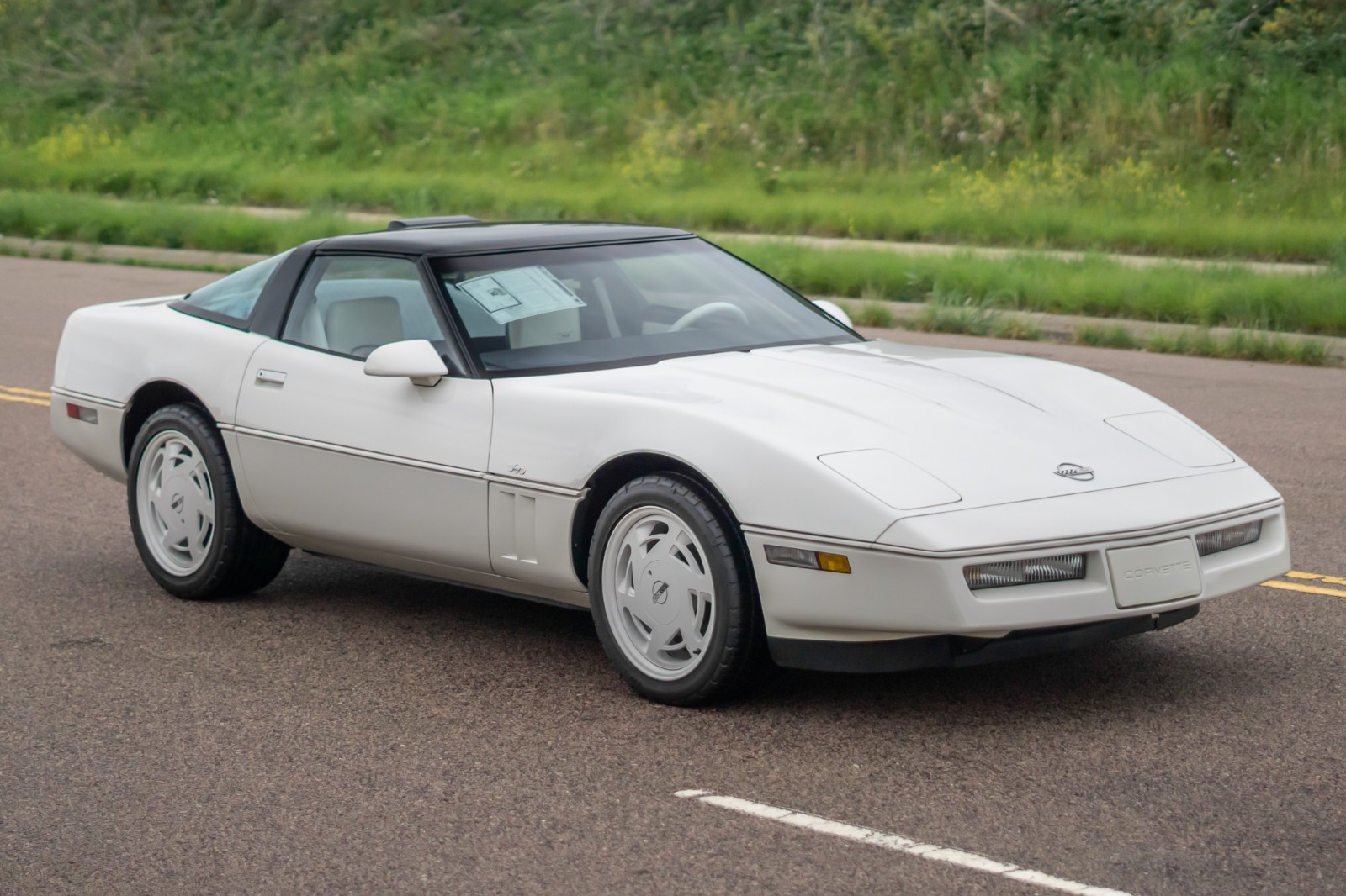 Chevrolet-Corvette-1988-Coupe-1