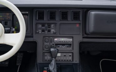 Chevrolet-Corvette-1988-Coupe-22