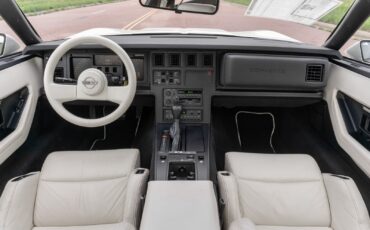 Chevrolet-Corvette-1988-Coupe-23