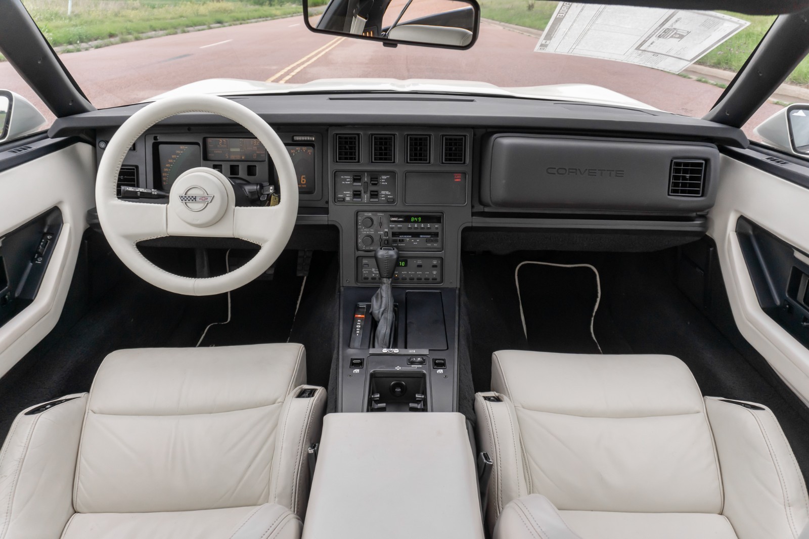 Chevrolet-Corvette-1988-Coupe-23