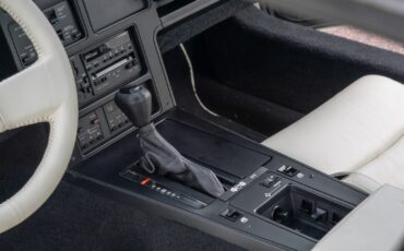 Chevrolet-Corvette-1988-Coupe-29