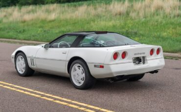 Chevrolet-Corvette-1988-Coupe-3