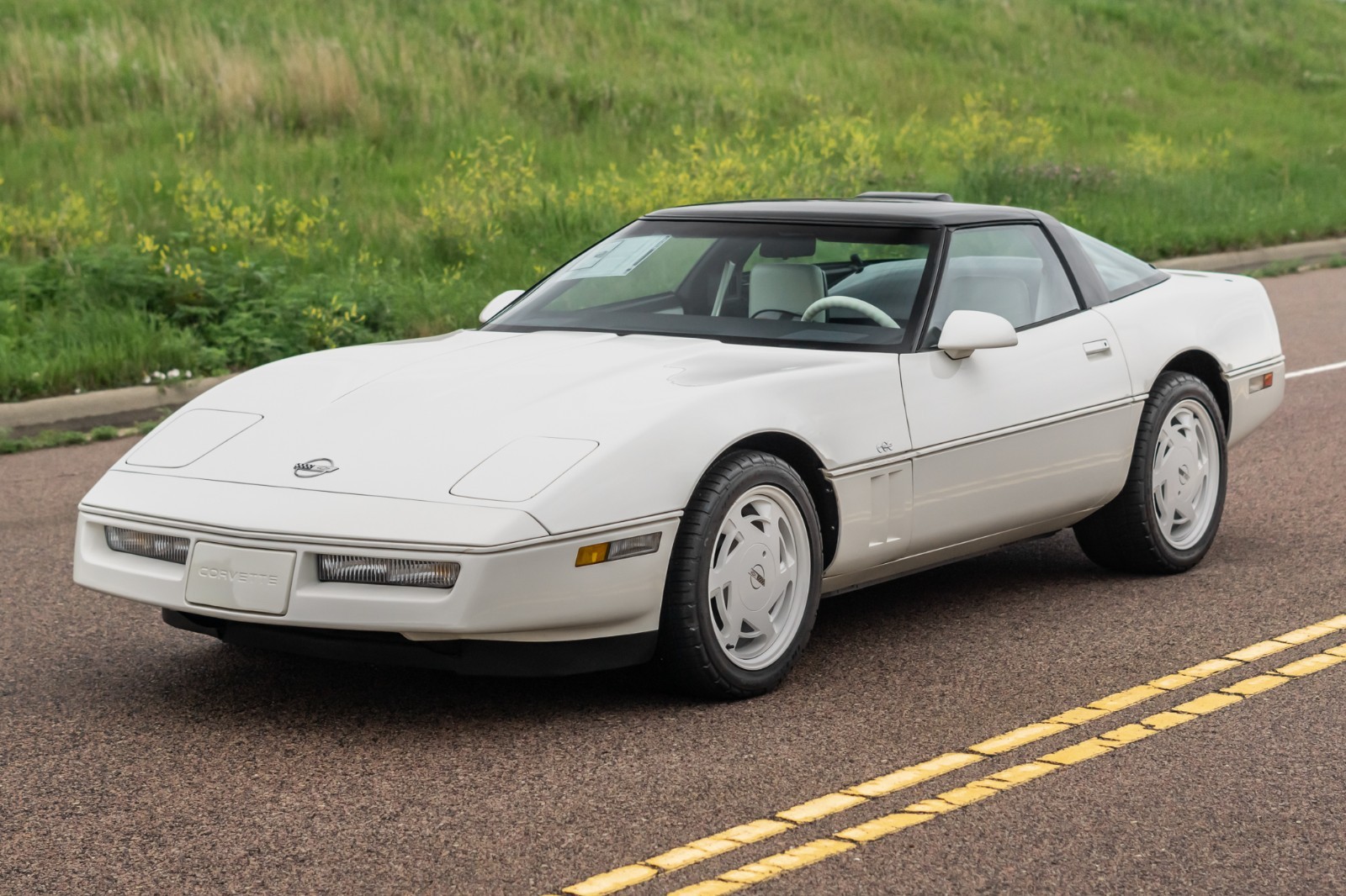 Chevrolet-Corvette-1988-Coupe