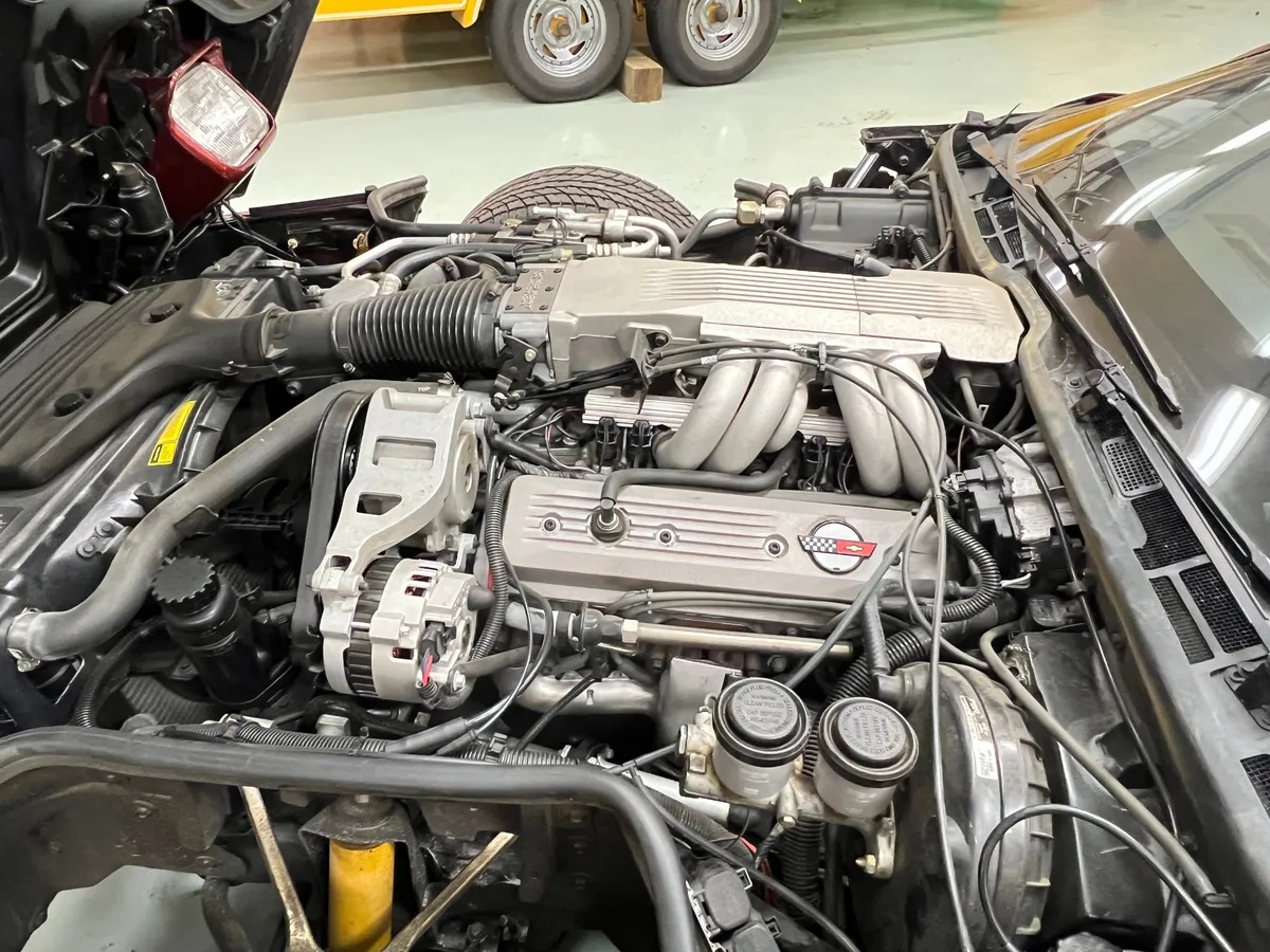 Chevrolet-Corvette-1988-Dark-Red-Metallic-Red-10