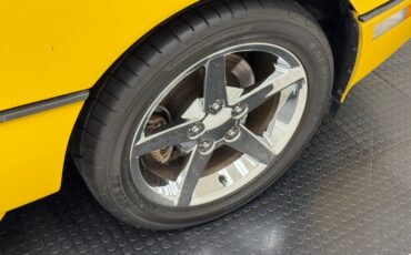 Chevrolet-Corvette-1988-Yellow-Black-27
