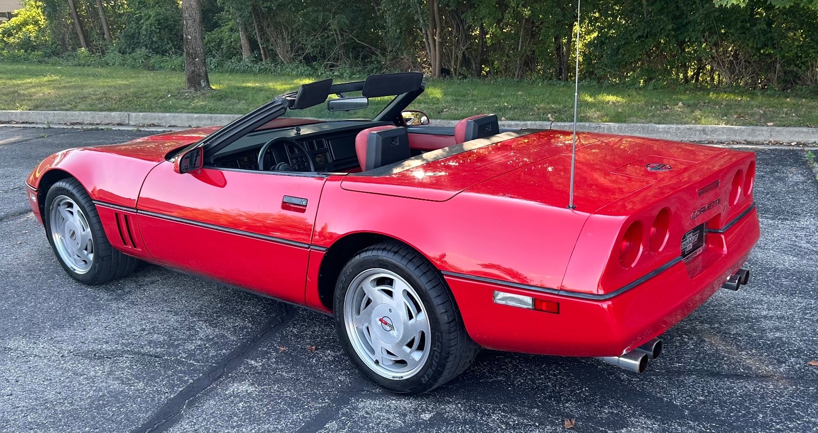 Chevrolet-Corvette-1989-Convertible-3