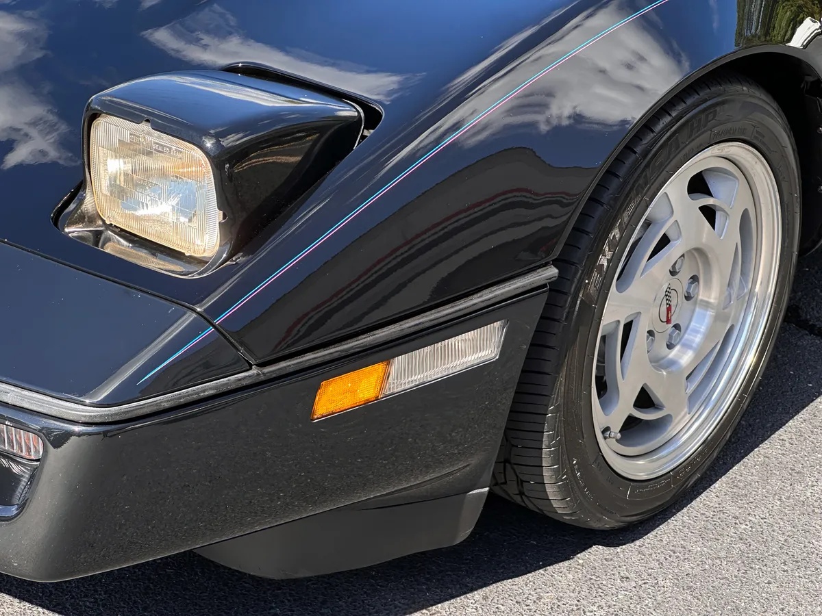 Chevrolet-Corvette-1990-Black-Black-15