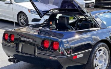 Chevrolet-Corvette-1990-Black-Black-17