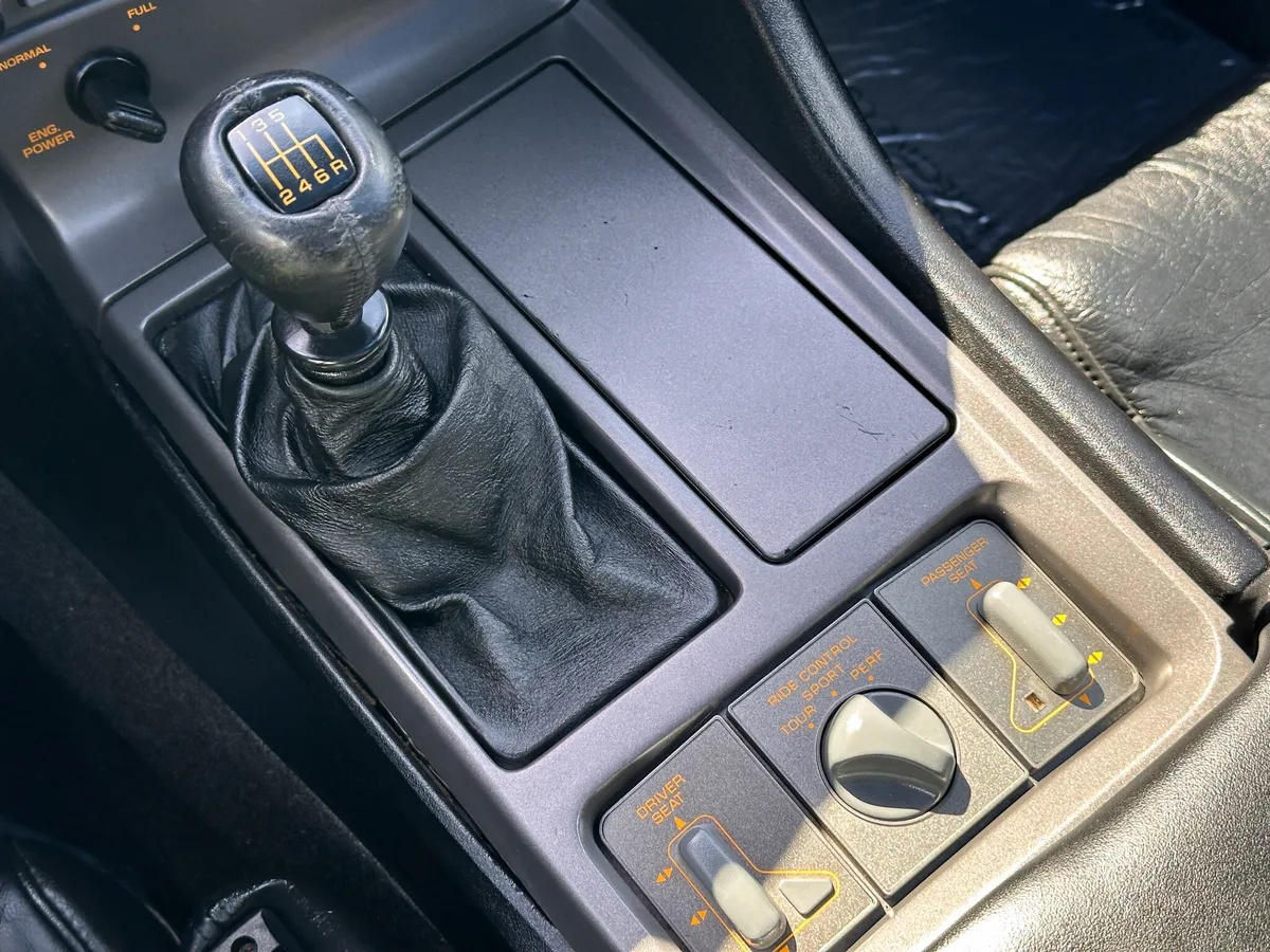 Chevrolet-Corvette-1990-Black-Black-2