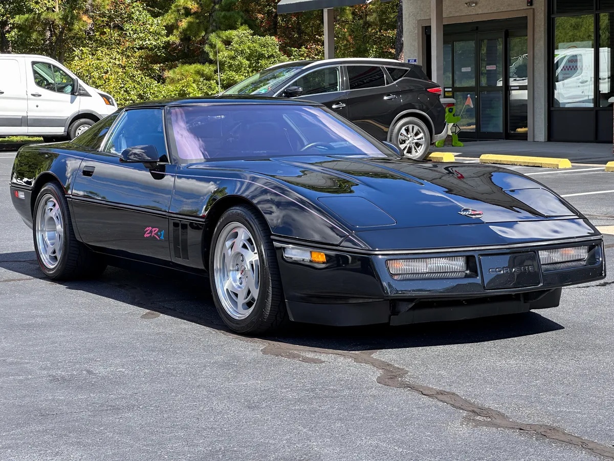 Chevrolet-Corvette-1990-Black-Black-7