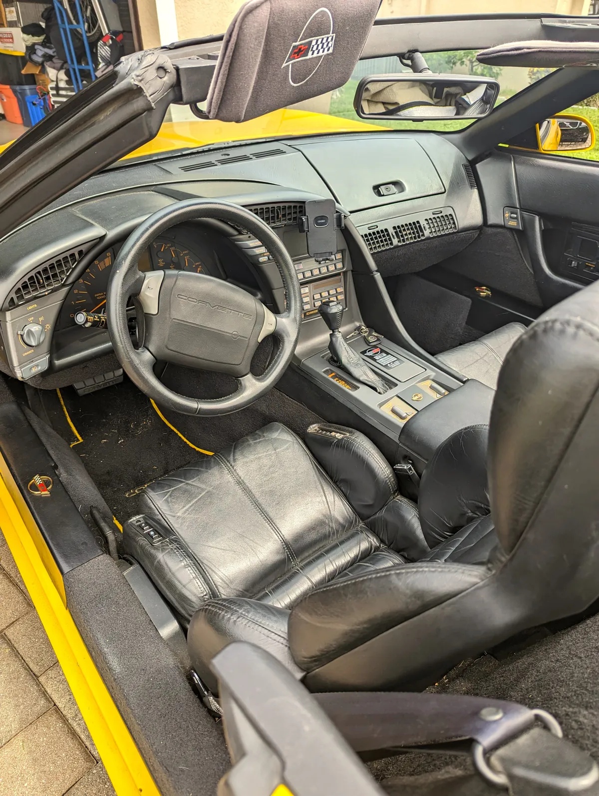 Chevrolet-Corvette-1990-Competiton-Yellow-Black-Leather-1