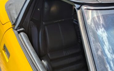 Chevrolet-Corvette-1990-Competiton-Yellow-Black-Leather-15
