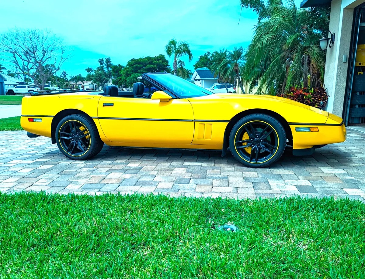 Chevrolet-Corvette-1990-Competiton-Yellow-Black-Leather-4