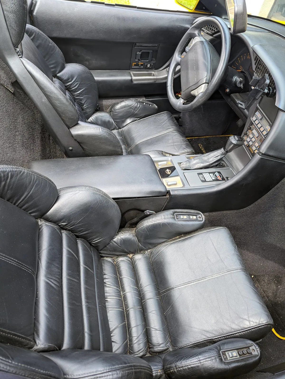 Chevrolet-Corvette-1990-Competiton-Yellow-Black-Leather-7