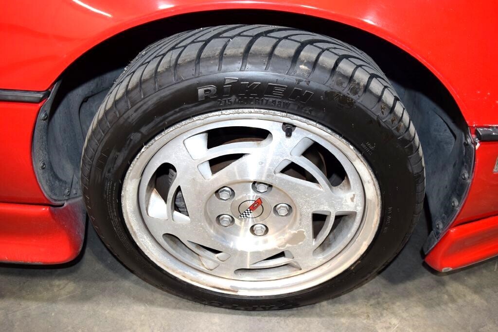 Chevrolet-Corvette-1990-Convertible-10