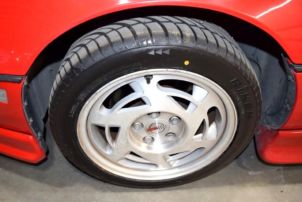 Chevrolet-Corvette-1990-Convertible-13