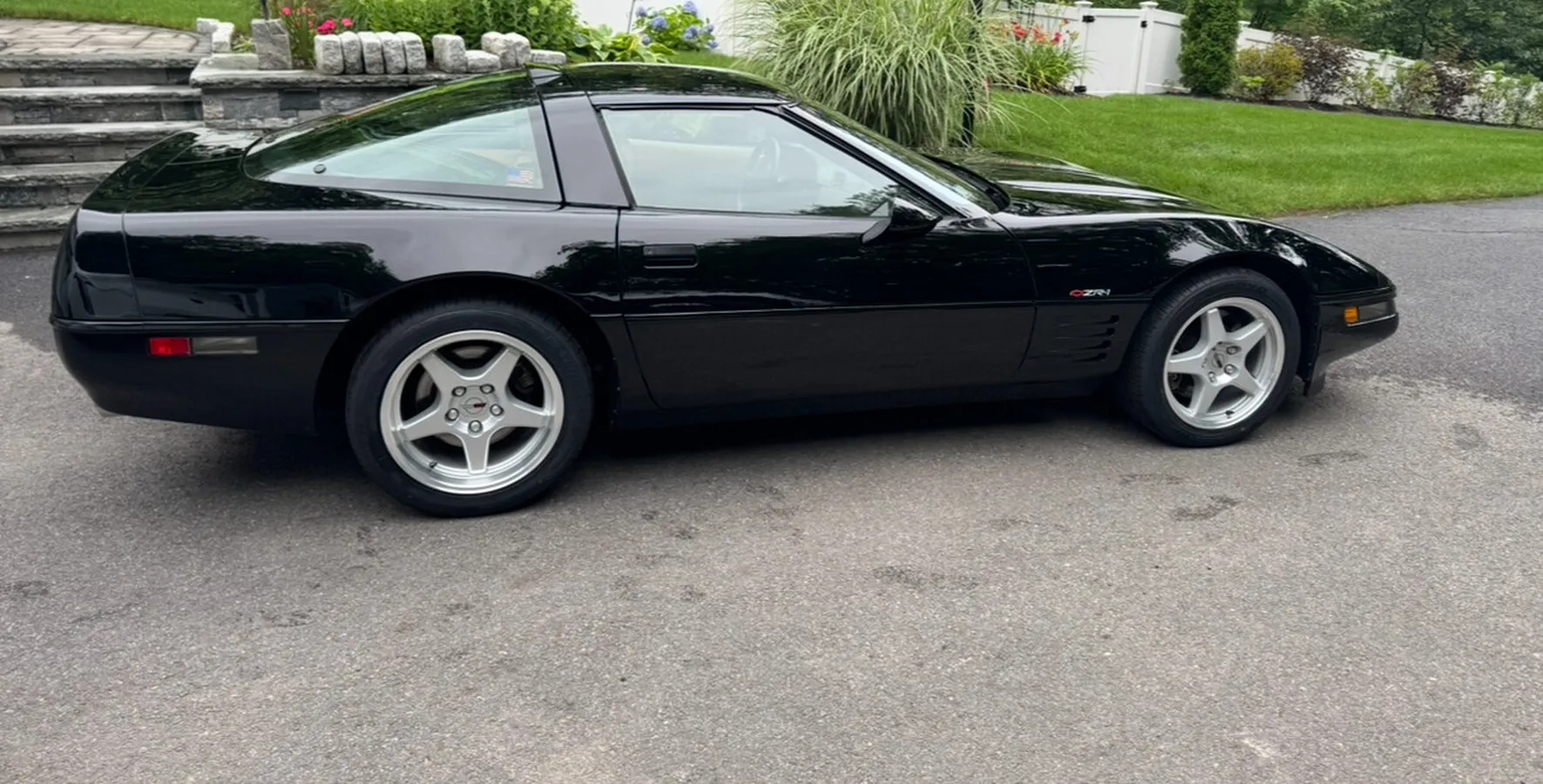 Chevrolet-Corvette-1991-Black-Saddle-Leather-1