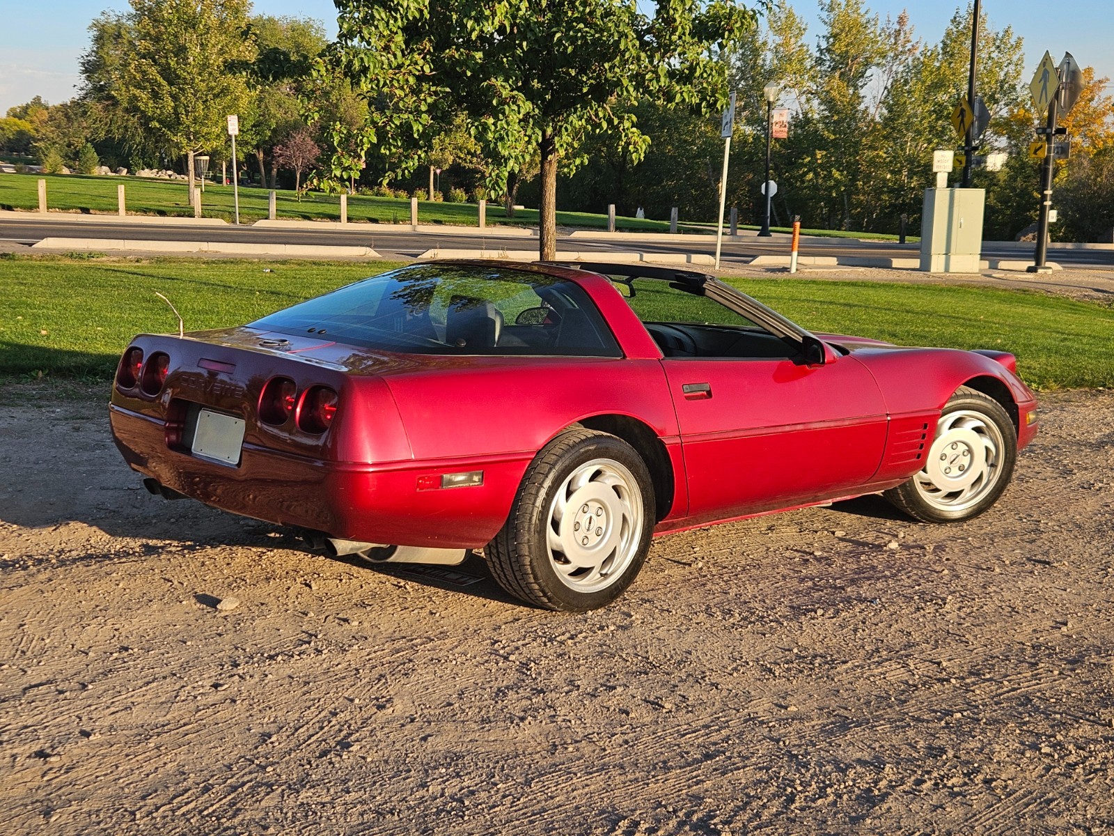 Chevrolet-Corvette-1991-Coupe-23