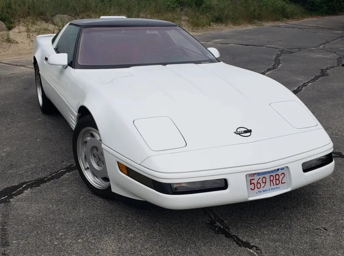 Chevrolet-Corvette-1991-White-Red-14