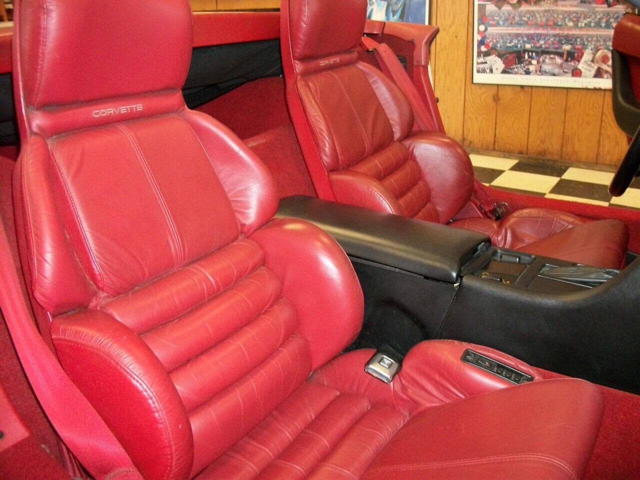 Chevrolet-Corvette-1992-Convertible-13