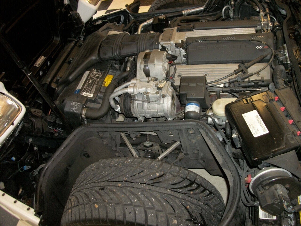 Chevrolet-Corvette-1992-Convertible-16