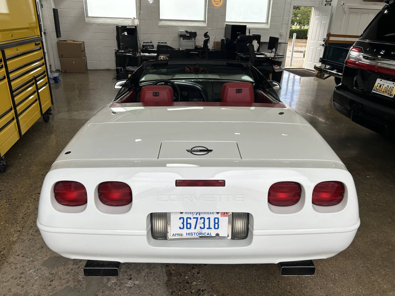 Chevrolet-Corvette-1992-Convertible-17