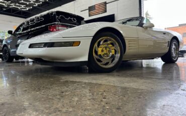 Chevrolet-Corvette-1992-Convertible-25